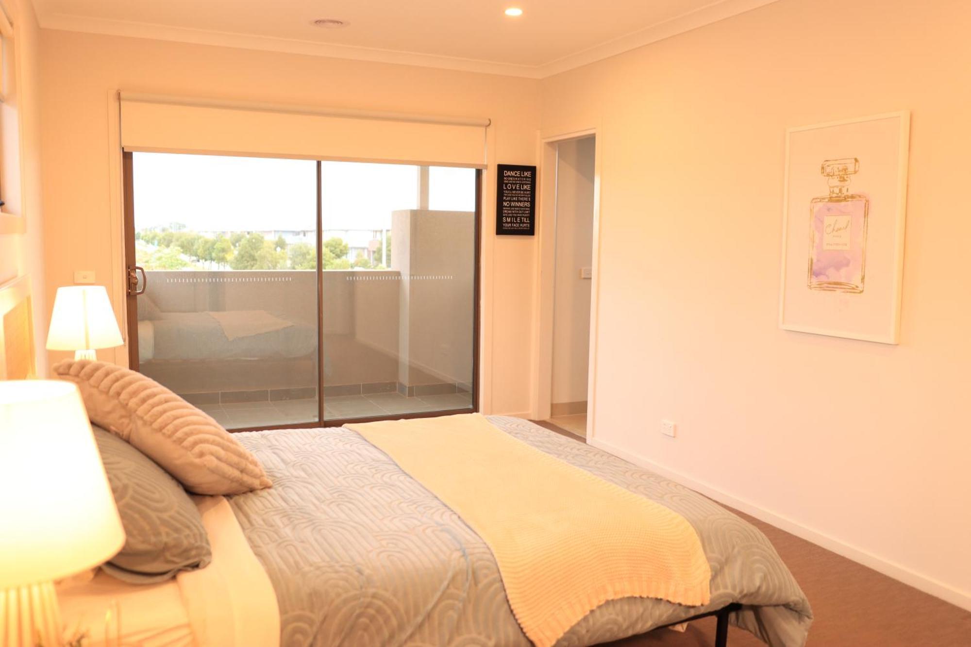 Melbourne Holiday House For 15 Peoples In Sanctuary Lake Point Cook Dış mekan fotoğraf